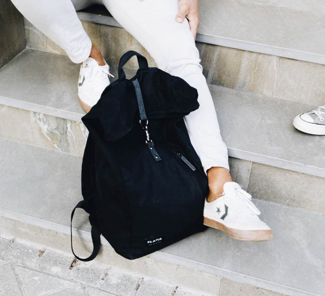 Pilatus ryggsekk svart front demo