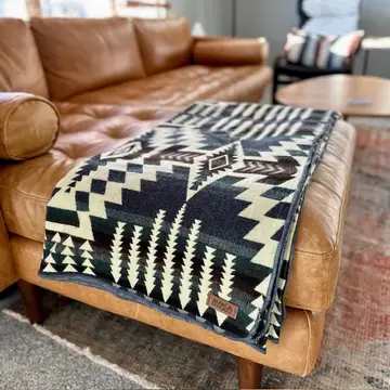 Aplakkapledd - Andean Forest