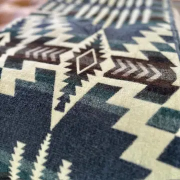 Aplakkapledd - Andean Forest